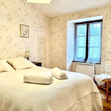 Maison Paisible Avec Lac Prive Secondigny Kültér fotó