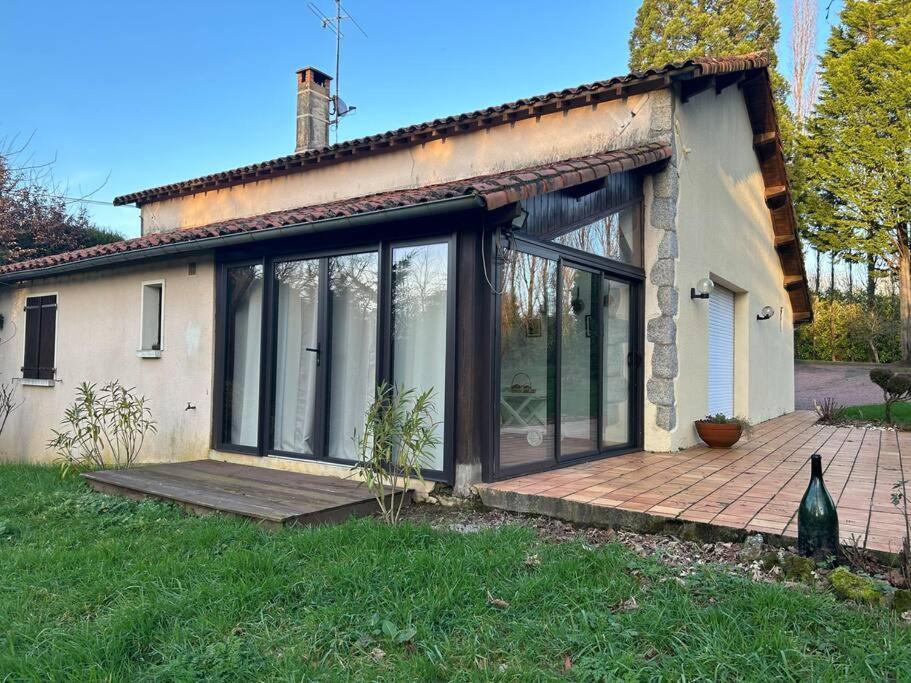 Maison Paisible Avec Lac Prive Secondigny Kültér fotó